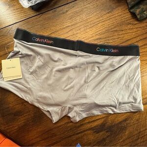 Calvin Klein Men's Light Gray Boxer Briefs XL